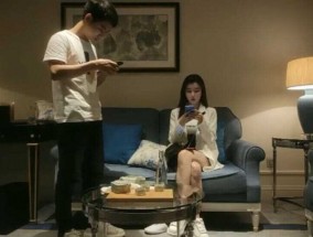 前凸后翘小姐姐就是水多、卷起屁股摆好姿势让人欲仙欲死