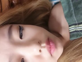 粉嫩少女给小哥哥舔tian鸡巴