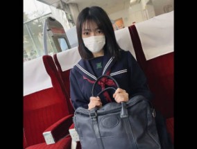 FC2PPV-3195640 初撮影中◯生から突如現れた義理のち◯親に性的虐◯を受け続けた訳あり女子◯生