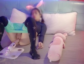 粉红兔-炮机征服兔女郎