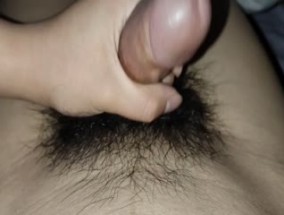 与堂嫂的性福时刻（23）--嫂子给我揉鸡巴的视频