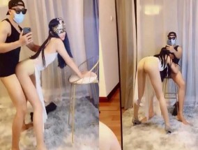 网红女神爱丝袜Vivian姐最新私拍视频流出