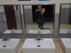 TS深夜无聊公厕露出