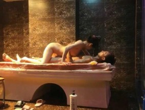 水疗馆62号女技师偷拍客户服务、包臀裙水床上乳推、转战到床上舔tian菊花、全套老哥抬起双腿猛𝟝𝟙-𝕔𝕙𝕚𝕘𝕦𝕒操